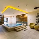 Arena & Wellness ホテル 3*