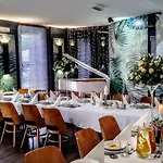 ホテル Arena & Wellness ティヒ