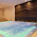 Arena & Wellness Hotel