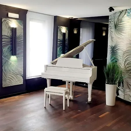 Arena & Wellness Hotel 3*