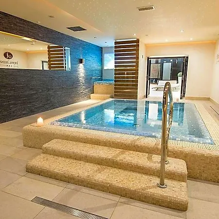 Arena & Wellness Hotel