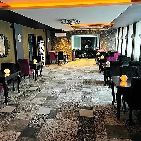 Hotel Arena & Wellness 3*