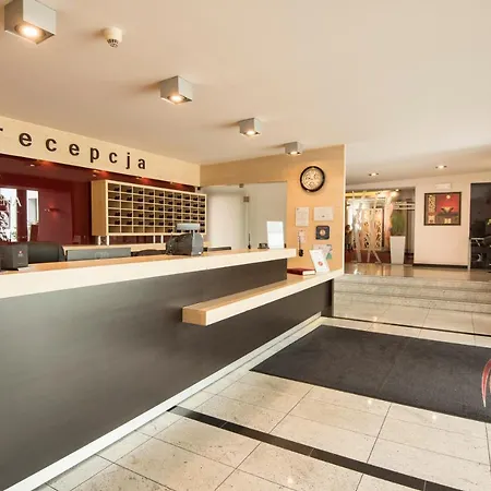 Arena & Wellness Hotel 3*