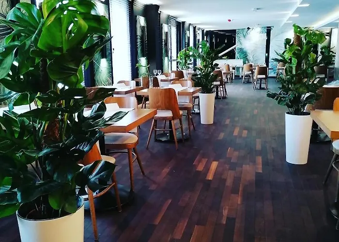 מלון Arena & Wellness 3*