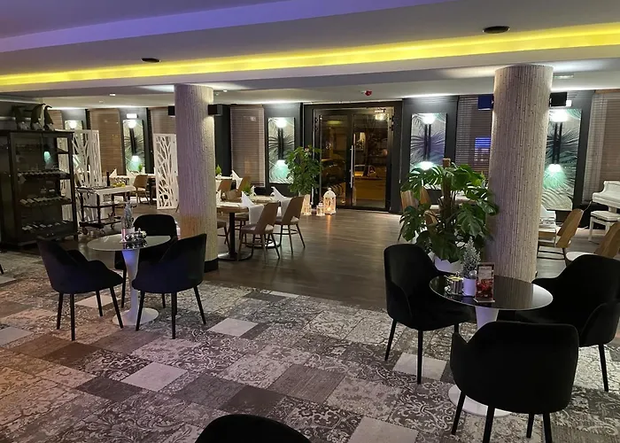 Arena & Wellness Hotel 3*