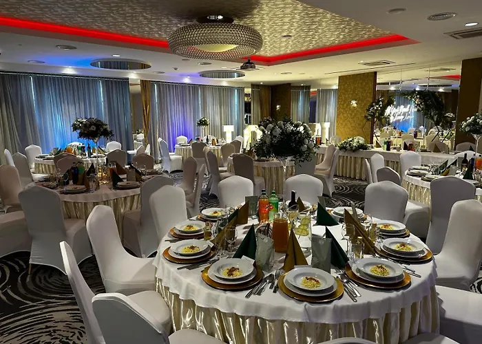 Arena & Wellness 3* تخه