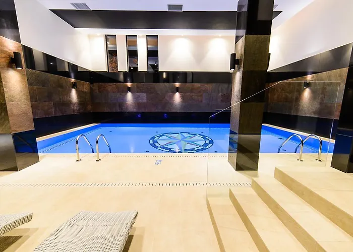 מלון Arena & Wellness